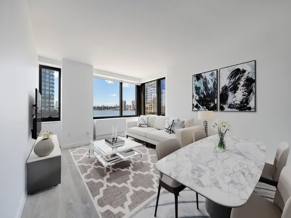 85 Commercial Street image 1 of 12