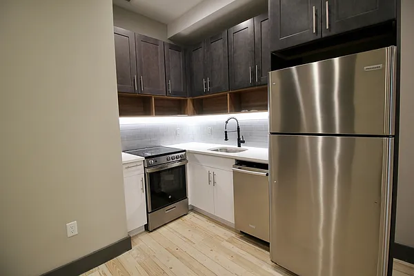 Rented by Hagstrom Management Inc | media 27