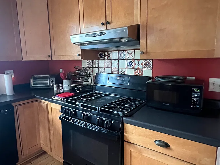 253 Macalester St — Photo 13