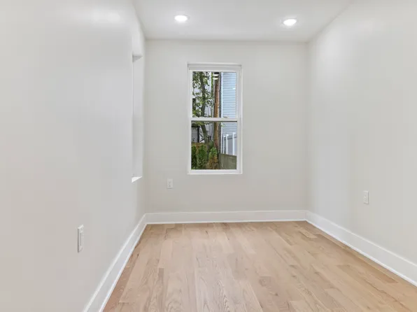 161 New York Avenue image 24 of 26