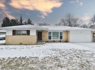 23 Claria Dr, Roselle, IL 60172