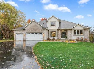 546 Majestic Oaks Ct, Eagan, MN 55123