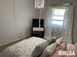 255 S Durkin Dr APT 8, Springfield, IL 62704