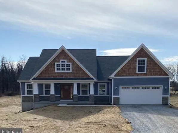 122 Rose Hollow Ct, Summit Point, WV 25446