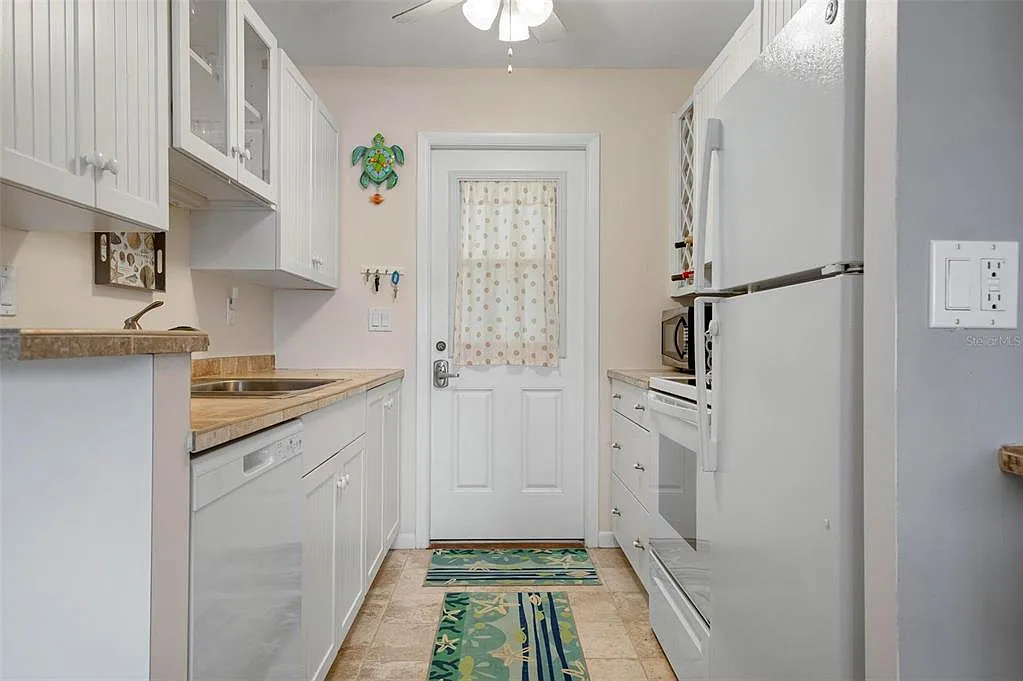 1 bed, 1.0 bath, 721 sqft, $2,500 — Photo 2