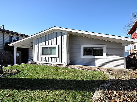 5th image of 23642 S Shore Dr