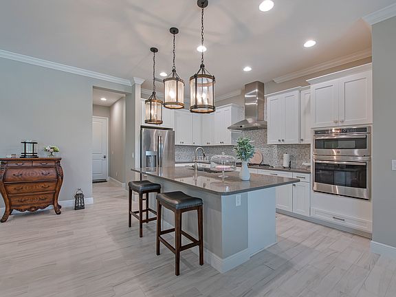 5th image of 21514 Oaks Of Estero Cir