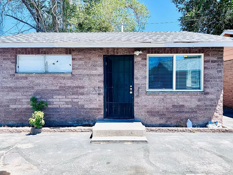 1320 G St — Photo 9