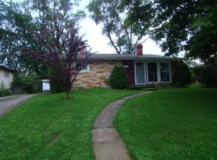 1447 Kings Rd, Carpentersville, IL 60110