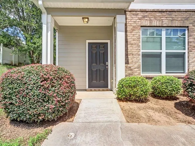 2626 Parrish Ct — Photo 5