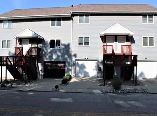 613 S McLean St, Bloomington, IL
