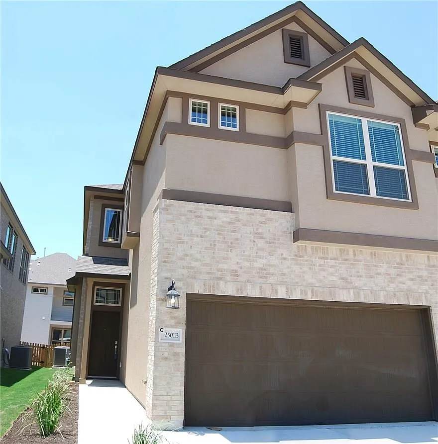 3 bed, 2.5 bath, 1924 sqft, $2,150 — Photo 1