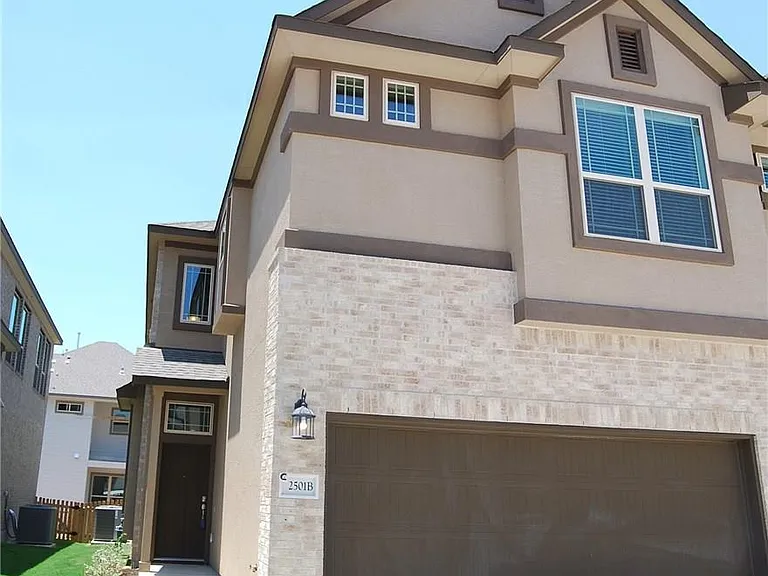 2501 Meyer Cv #B — Photo 1