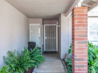 9240 Lake Country Dr, Santee, CA 92071