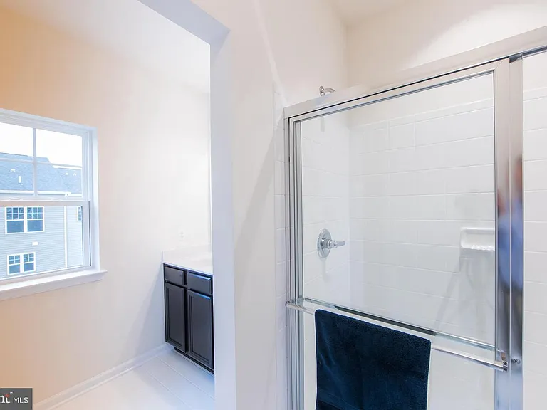 206 Apsley Ter — Photo 13