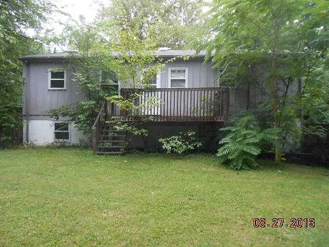 2826 Hillcrest St photo 1