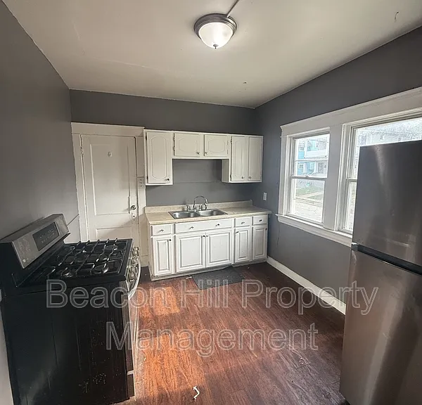 12602 Locke Ave — Photo 2