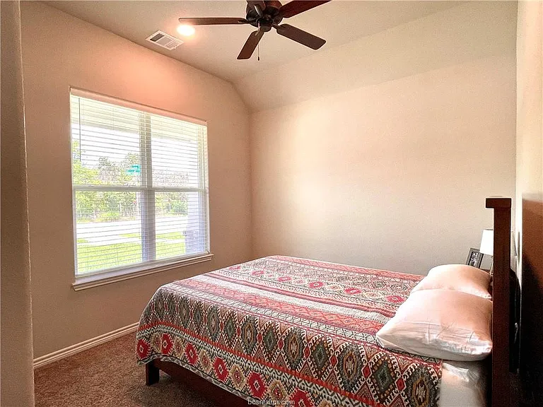 1918 Meridian Ct — Photo 8