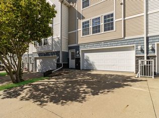 1284 SE Village View Ln, Ankeny, IA 50021