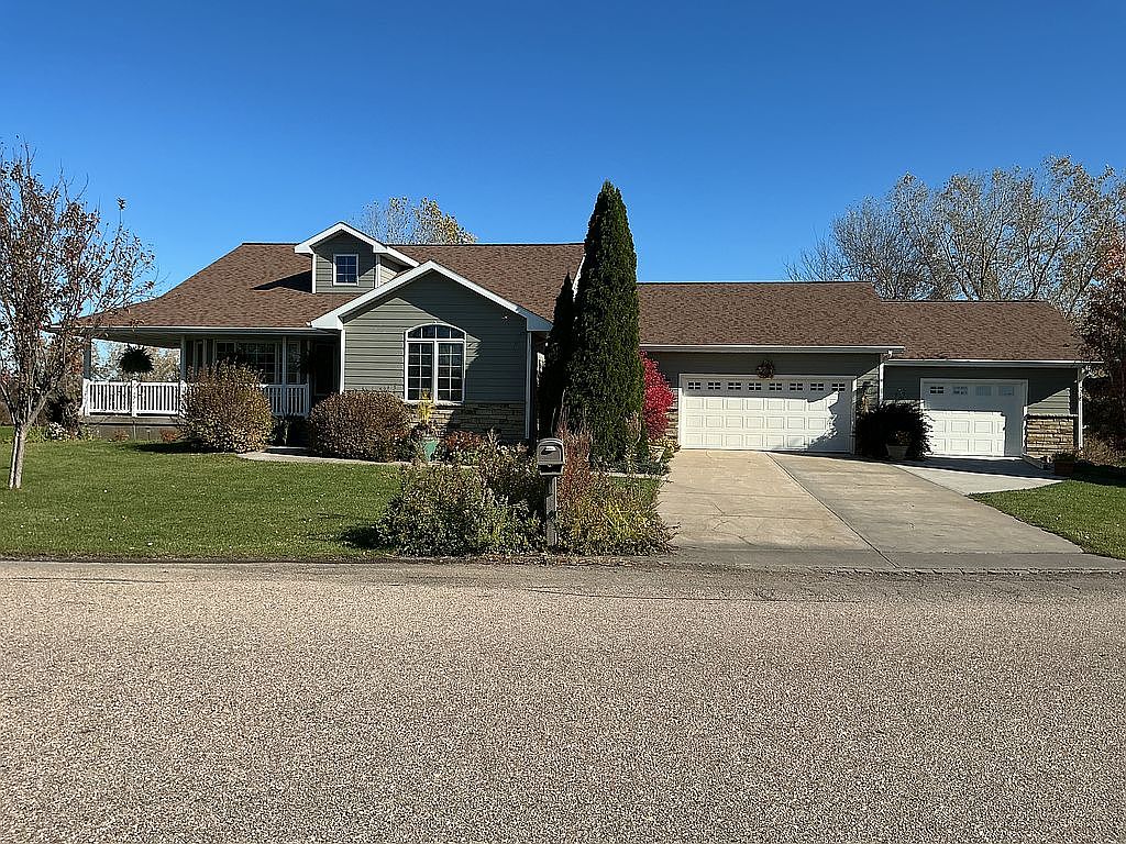 23 Lillian Ln, Doniphan, NE 68832 | Zillow