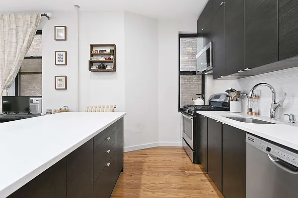 Rented by Compass | media 9