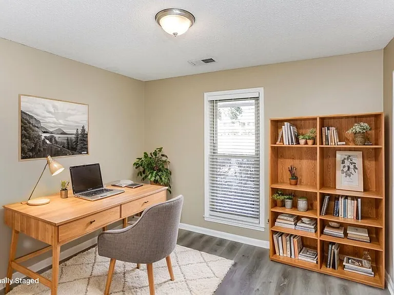 8123 Cairn Dr — Photo 15