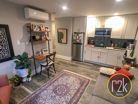 4th image of 2166 28th St #3
