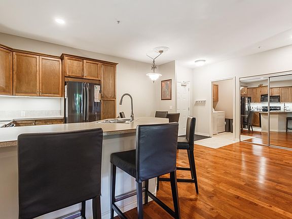 3rd image of 1007 Harvey Ave #206