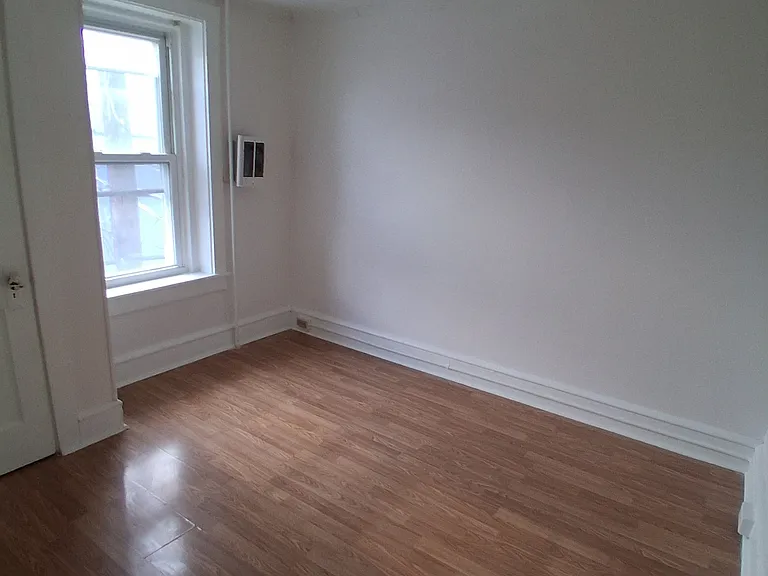 531 Robeson St — Photo 7