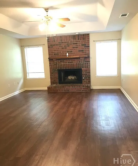 700 Greenwich Dr — Photo 8