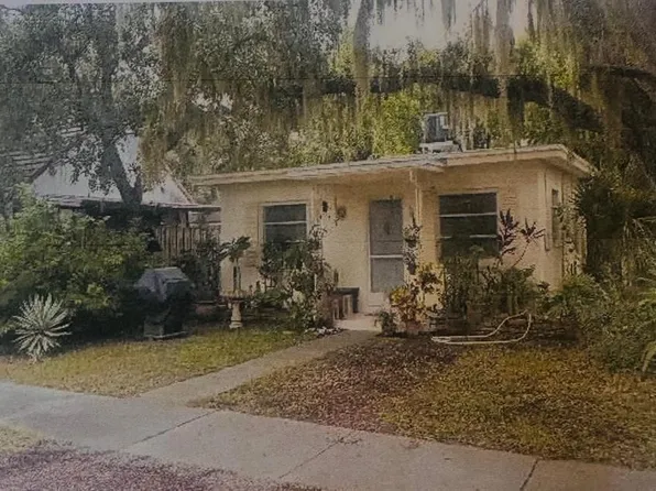 303 Vincent St, Crystal Beach, FL 34681