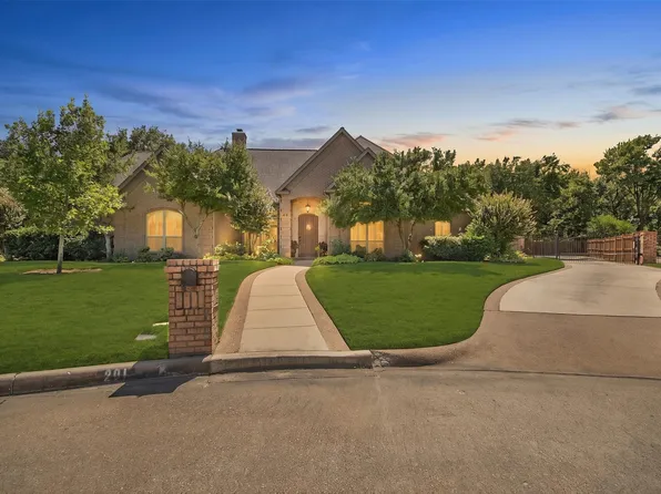 201 Rochelle Ct, Colleyville, TX 76034