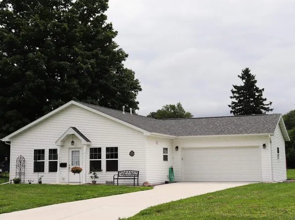 1811 Wolcott St, Janesville, WI 53546