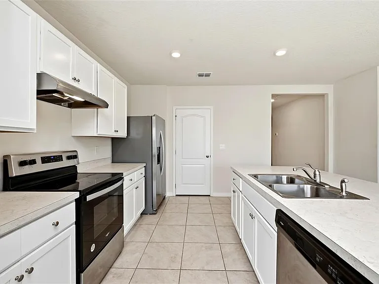 2725 Dumont Ln — Photo 15