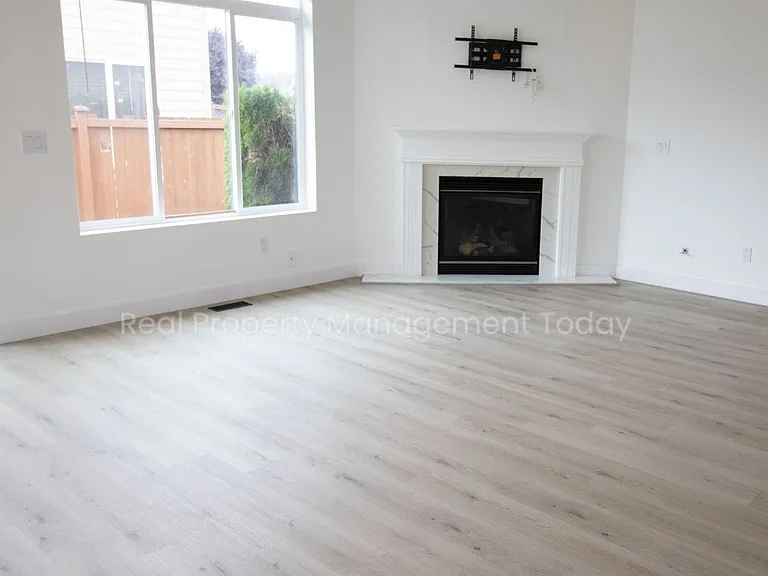 105 Lane Blvd NW — Photo 8