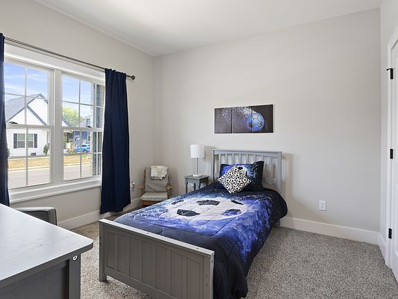 5th image of 2423 Sandstone Cir