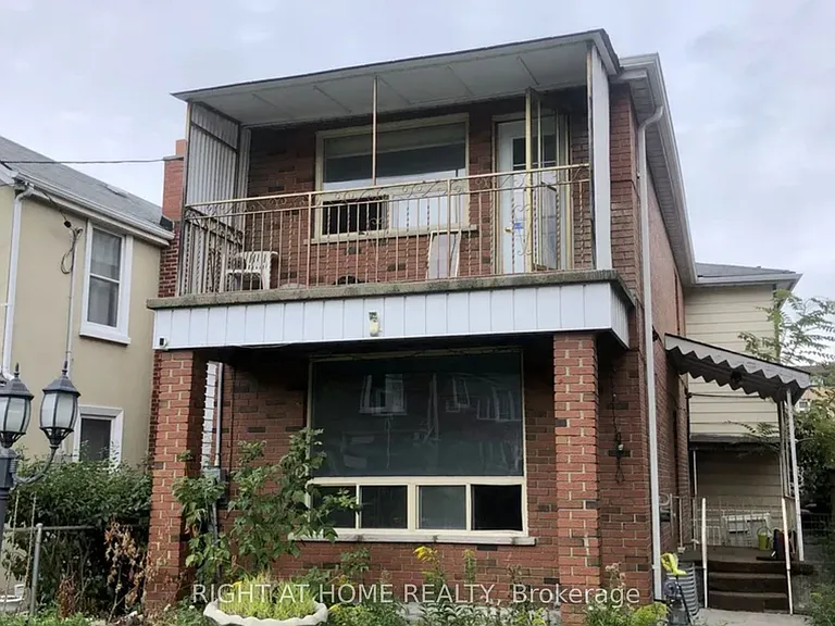 693 Ossington Ave — Photo 12