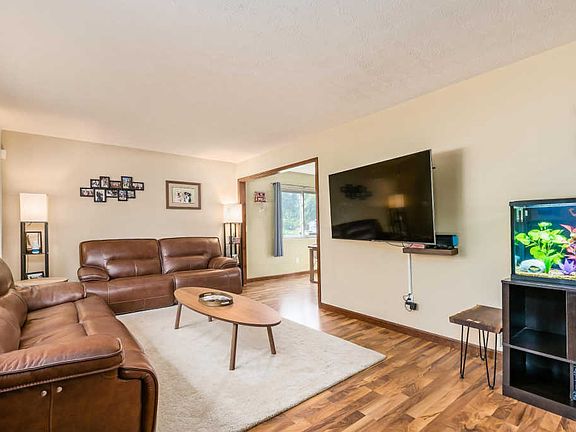5th image of 6598 Falls Cir