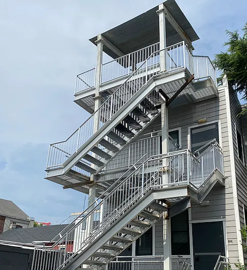 Rear rooftop deck staircase