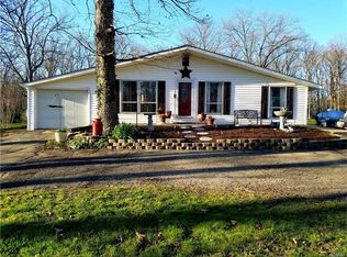 4041 Lakewood Dr, De Soto, MO 63020