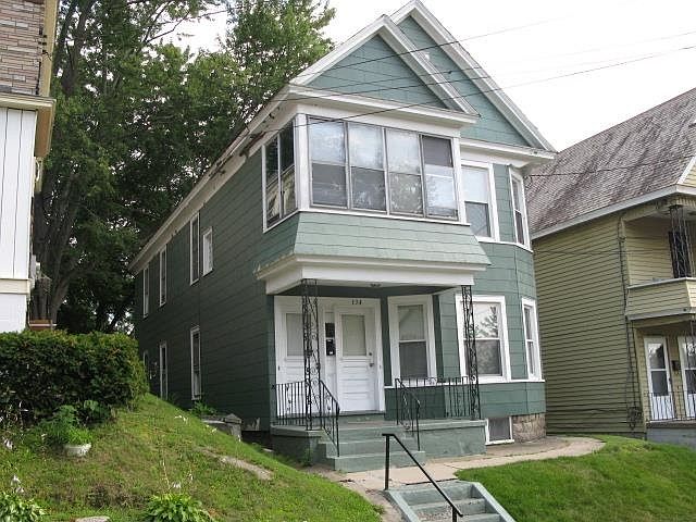 1st image of 134 Linden St