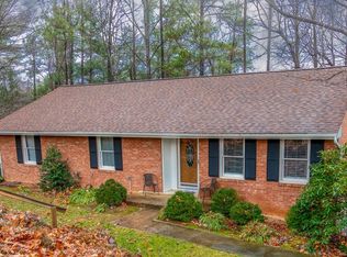 6658 Sugar Ridge Dr, Roanoke, VA 24018