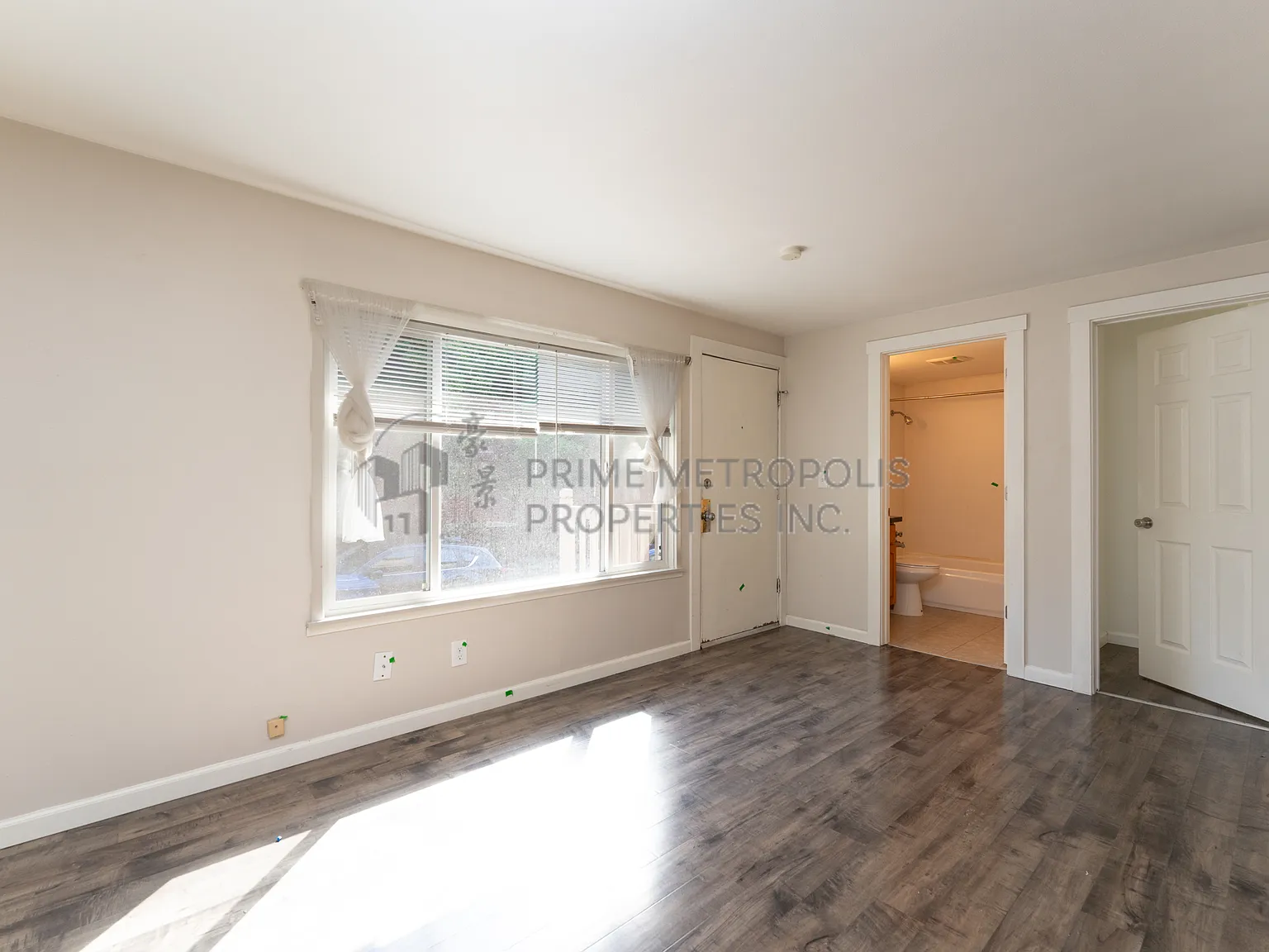 4249 9th Ave NE Seattle WA 98105 LCG (C) - 3 — Photo 3