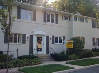 5320 Pooks Hill Rd #305, Bethesda, MD 20814
