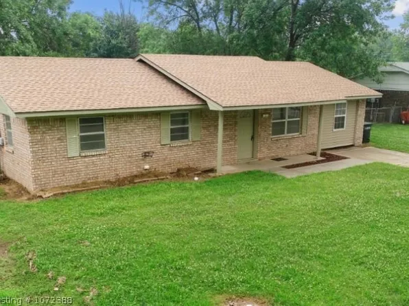 904 NW 9th St, Stigler, OK 74462