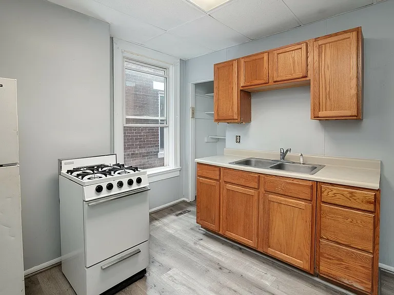 2409-2417 W. Clifton Ave — Photo 11