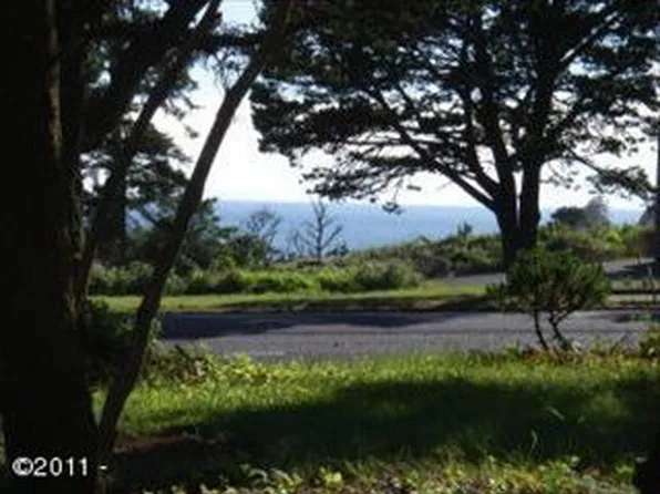 5030 NE Lucky Gap St, Newport, OR 97365