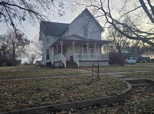 322 Hilton St, Diller, NE 68342