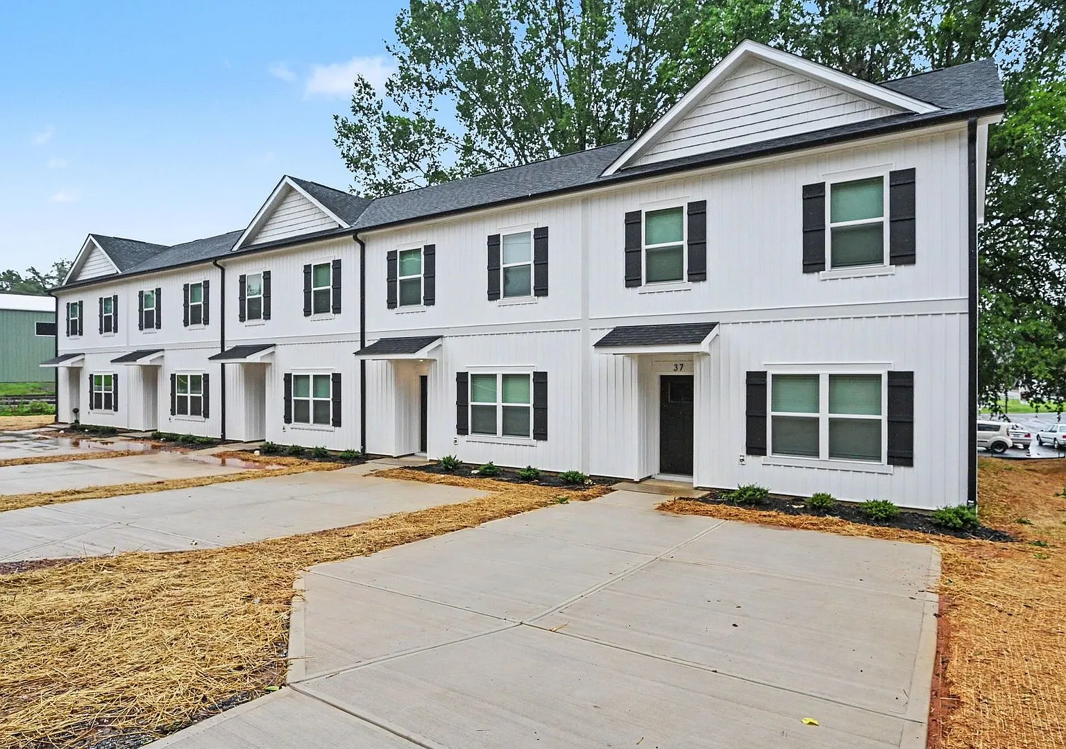 New Construction Townhome in Downtown Newton! — Photo 1