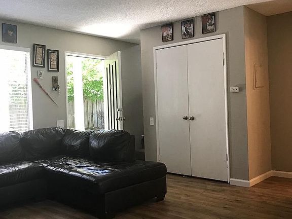 5th image of 1394 McQuesten Dr APT C